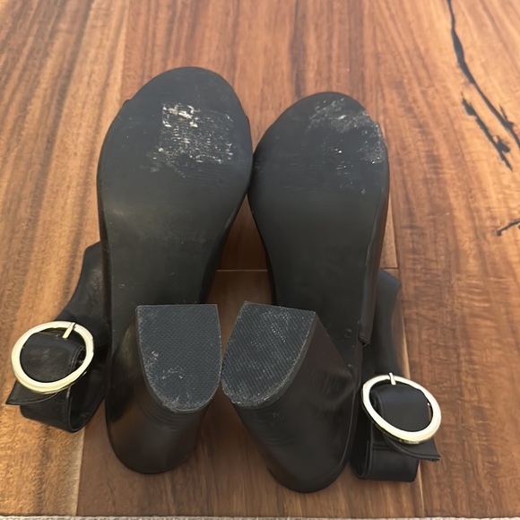 Steve Madden leather black open-toe heels with gold clasp - Picture 5 of 6